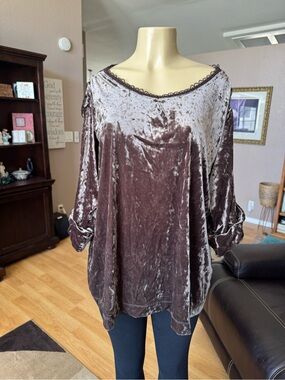 Supplies velvet taupe brown short sleeve tunic/size 1X